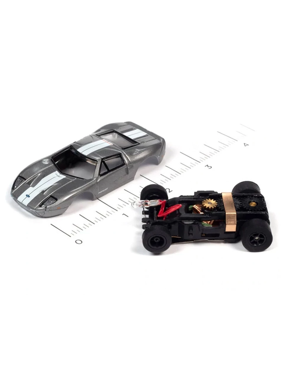 Auto World 2005 Ford GT 40 (Silver) X-Traction Flamethrowers R33 HO Slot Car - Image 3
