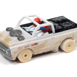 Auto World iWHEELS 1970 Chevrolet Baja Blazer X-Traction R1 HO Slot Car