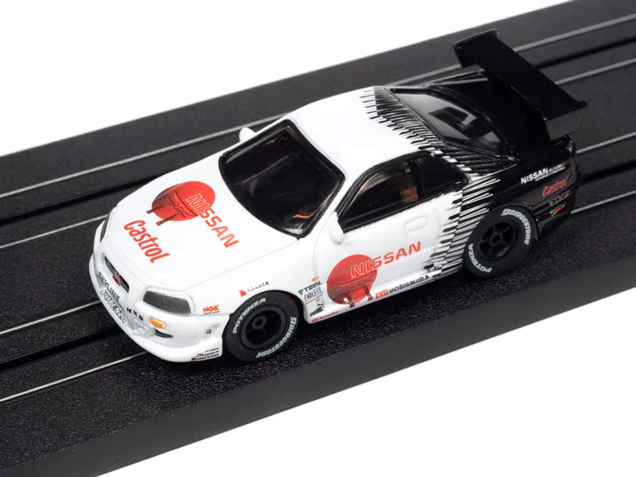 Auto World 1999 Nissan Skyline GT-R (White/Black) Import Heat X-Traction HO Slot Car - Image 2