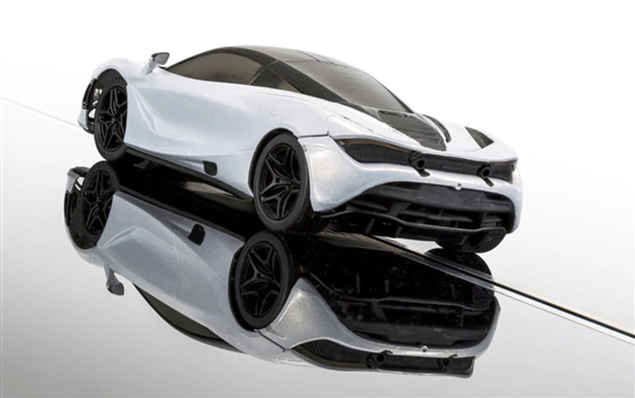 Scalextric McLaren 720s - Glacier White 1/32 Slot Car - Image 3